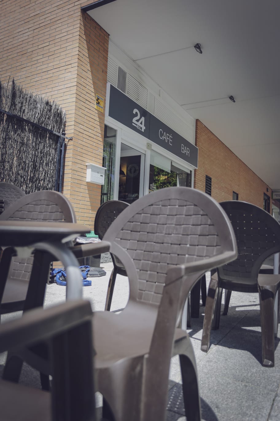 Terraza exterior de El 24 Café Bar Leganés